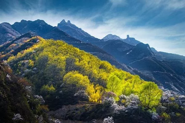 白石山景區(qū)<a href='http://m.radjoulmouhamadou.com/' target=_blank>旅游攻略</a>一日游