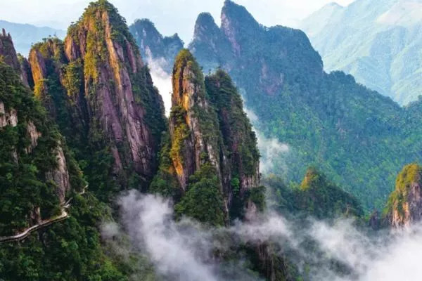 莽山五指峰景區(qū)<a href='http://m.radjoulmouhamadou.com/' target=_blank>旅游攻略</a>一日游
